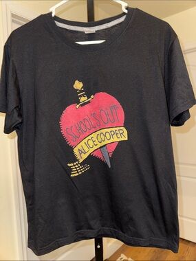 Alice Cooper Schools Out T-Shirt - Size M